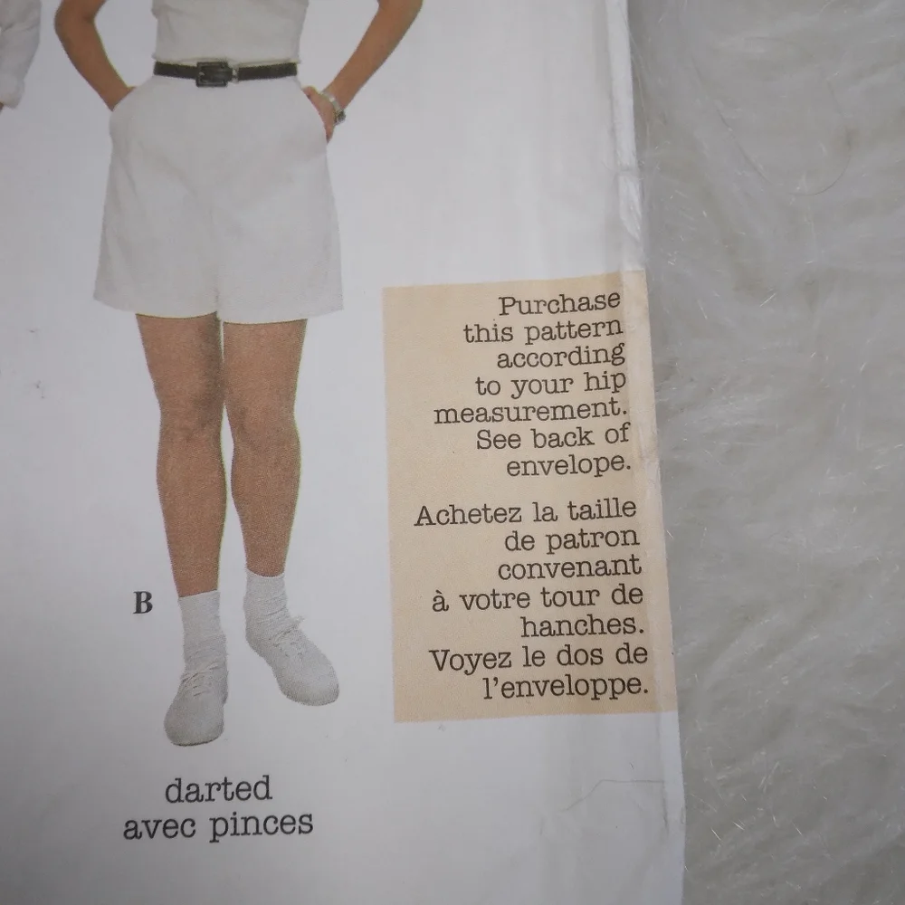 SIMPLICITY 8062 SZ 12-16 Simply The Best Shorts, Single Or Double Pleat, Or Dart